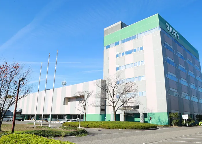 本社・新潟店外観